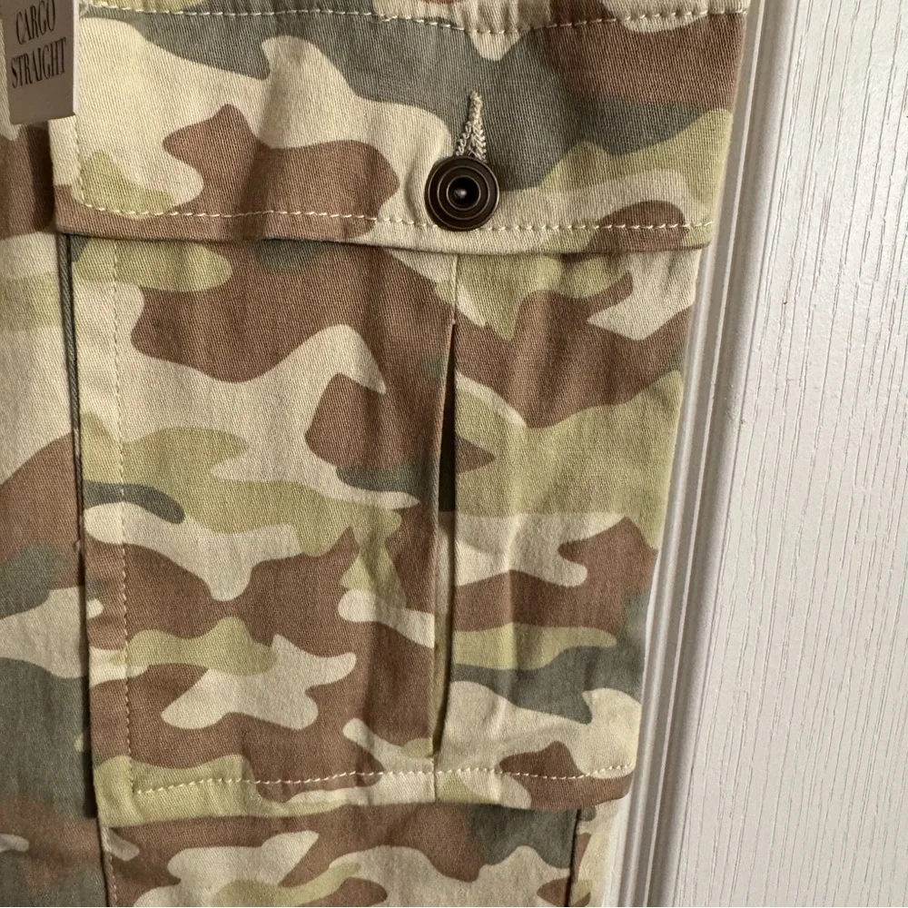 NWT RE Generation Women's Camouflage Cargo Pants - Picture 2 of 6